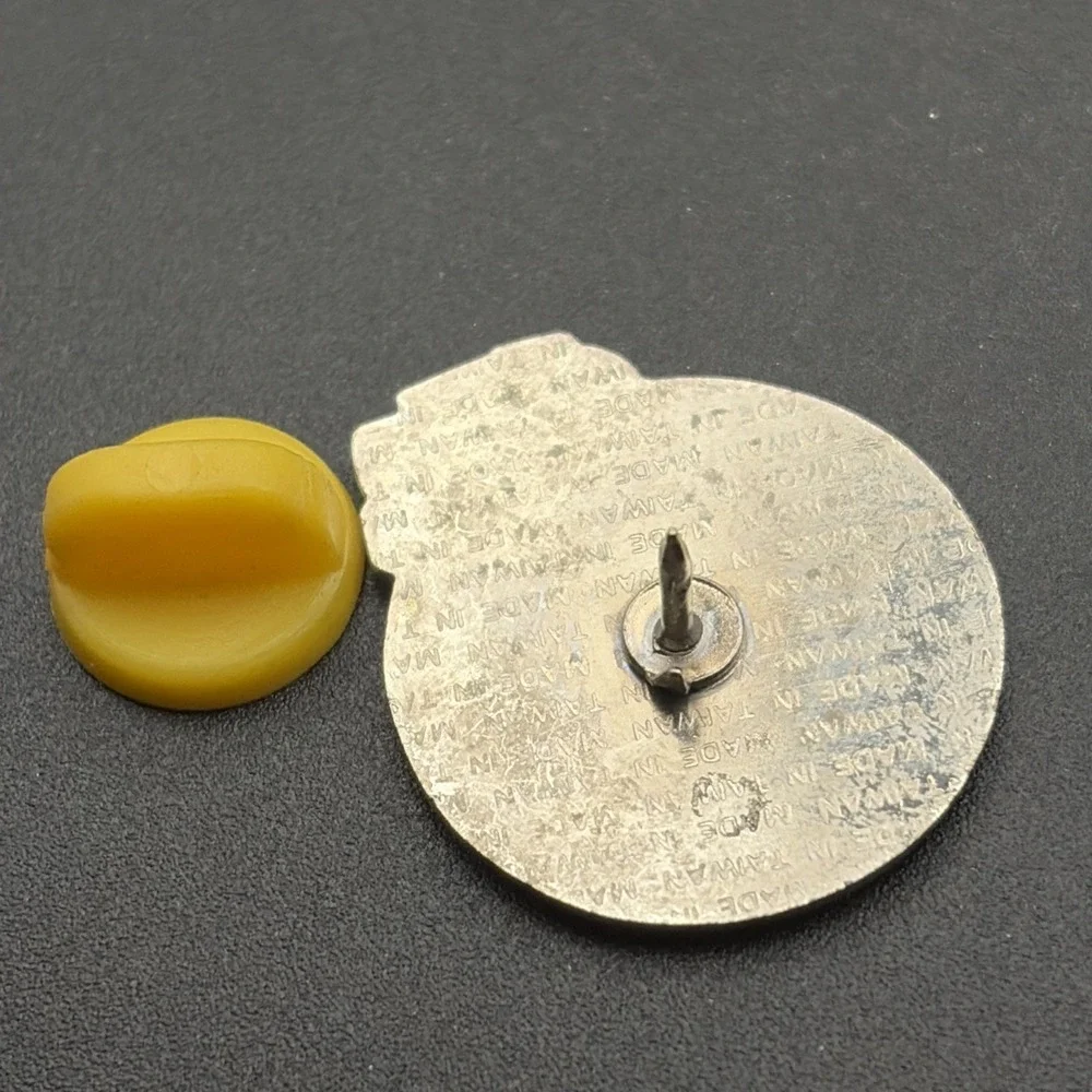 1991 Sacramento Safety Faire Kids Count California School Bus Lapel Hat Pin‎